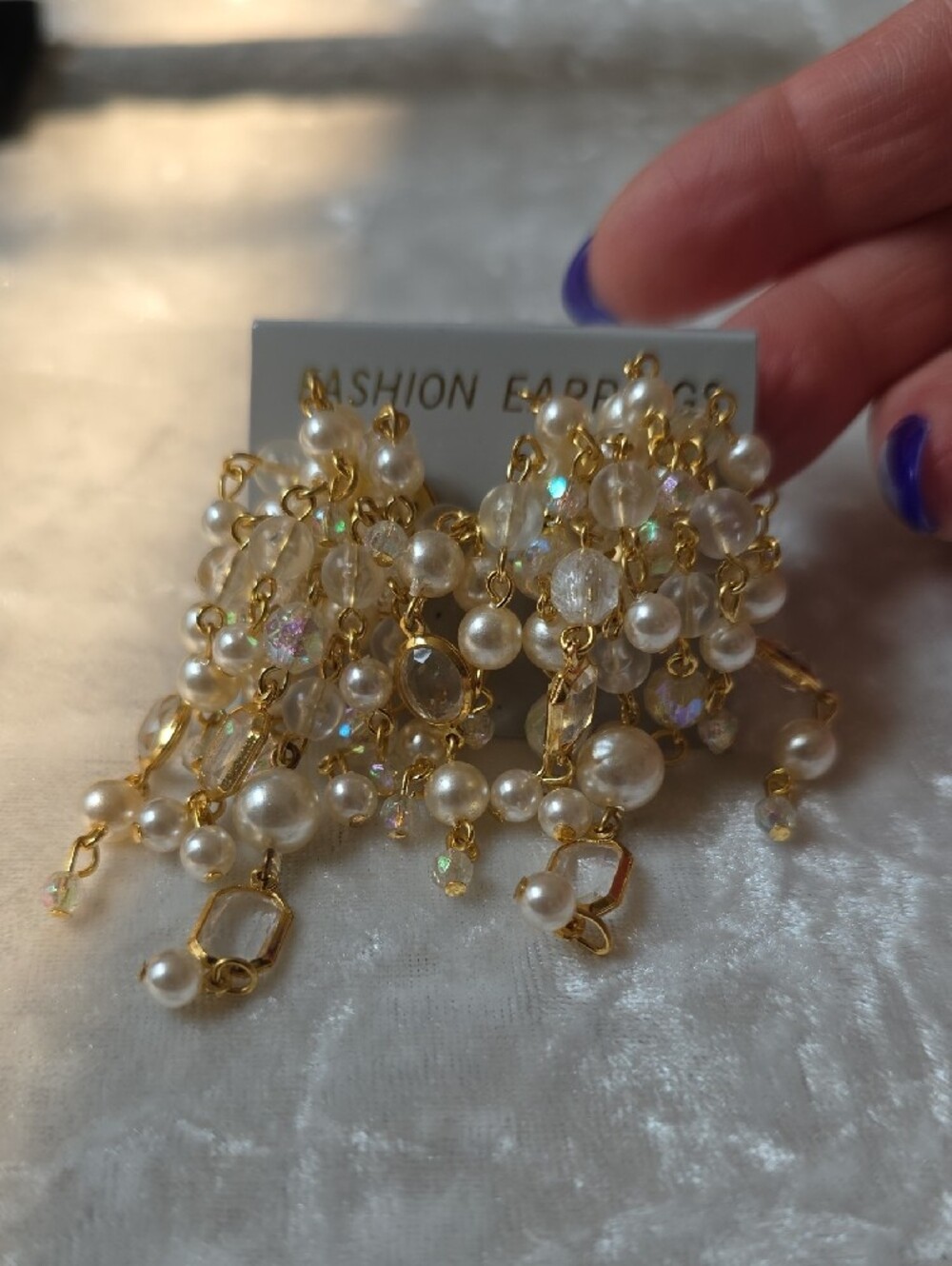 Vintage Gold Pearl Cluster Dangle Feminine Clip On Earrings - Picture 7 of 7